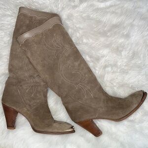 (RARE) Dingo Brown Grey Suede Heeled Boots